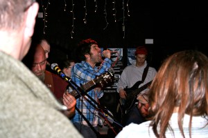 yn y Morgan Lloyd, C'fon